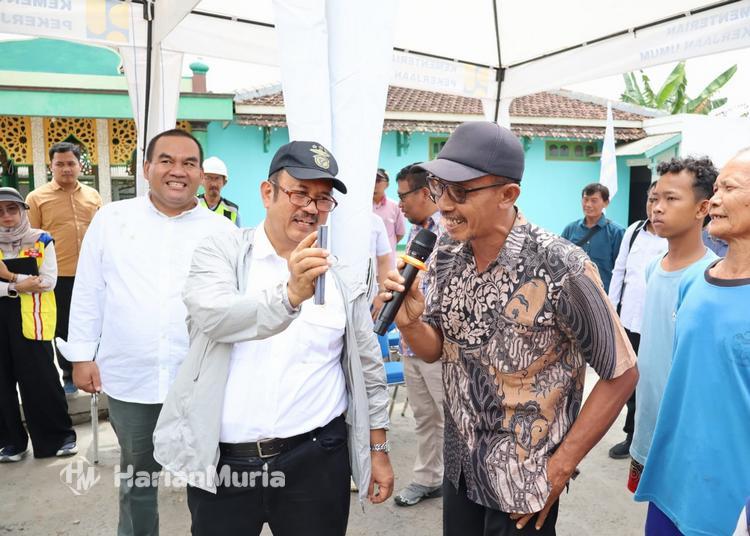 Kepala Bappenas bersama Bupati Blora meninjau tiga proyek strategis nasional di Blora: Jalan Inpres, Pasar Ngawen, dan Bendungan Cabean.