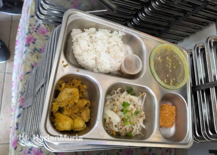 Ratusan Menu MBG di SMPN 1 Blora Ditarik setelah Ratusan Siswa Alami Diare - Harianmuria Ratusan menu program Makan Bergizi Gratis (MBG) di SMPN 1 Blora ditarik setelah 198 siswa mengalami diare.