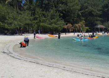 Pulau Menjangan Besar menjadi destinasi ekostis di Karimunjawa yang menawarkan keindahan laut biru, penangkaran hiu, hingga spot snorkeling terbaik.