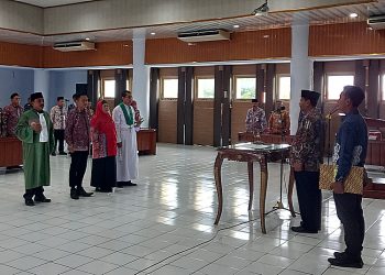 Bupati Rembang Harno melantik 22 pejabat ASN, menekankan penataan birokrasi yang berintegritas dan tepat sasaran.