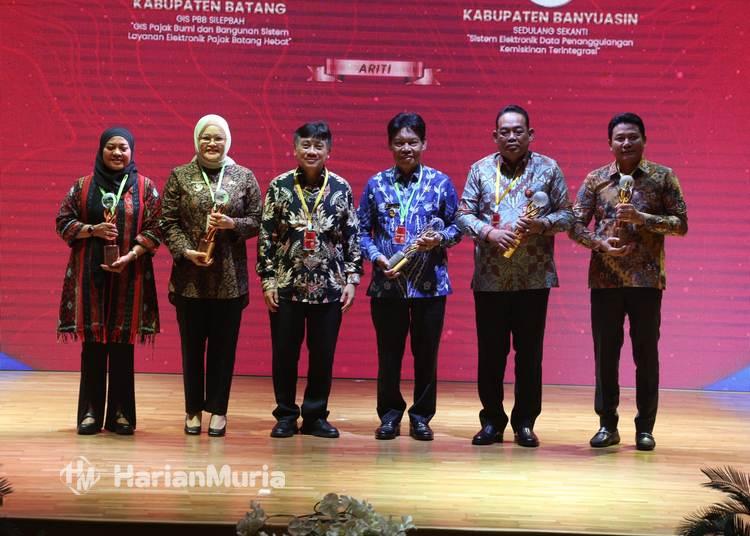 Grobogan Raih Bhumandala Kanaka 2025 Berkat Inovasi SIGANA - Harianmuria Kabupaten Grobogan raih Bhumandala Kanaka 2025 berkat inovasi SIGANA, platform geospasial penanggulangan bencana yang meningkatkan respons cepat dan partisipasi publik.