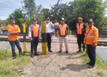 Pemkab Blora mengajukan 10 palang pintu kereta api senilai Rp10 miliar ke Kemenhub RI untuk meningkatkan keselamatan di perlintasan sebidang yang belum dijaga di wilayah selatan Blora.