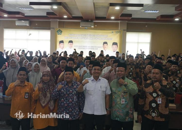 Wali Kota Pekalongan Achmad Afzan Arslan Djunaid menegaskan seluruh perizinan pesantren digratiskan dan dikawal pemerintah.