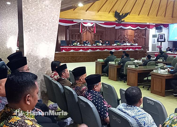 Bupati Harno Targetkan Pertumbuhan Ekonomi Rembang 2026 Tembus 6 Persen - Harianmuria Bupati Rembang Harno menargetkan pertumbuhan ekonomi 2026 sebesar 5,5–6 persen.