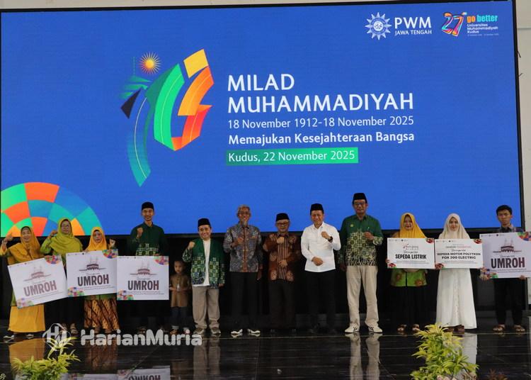 Mendikdasmen RI Prof. Abdul Mu’ti menegaskan Muhammadiyah harus hadir sebagai solusi persoalan bangsa saat menghadiri Resepsi Milad ke-113 Muhammadiyah dan Milad ke-27 UMKU di Kudus.