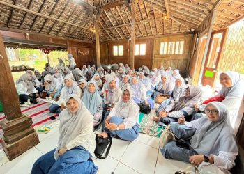 Reuni Perak Mamak Millenia, alumni Banat NU Kudus, berlangsung meriah dengan peluncuran single sholawat perdana berjudul “Silbanan” lengkap dengan video klip berlatar ikon Kota Kudus.
