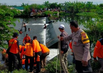 Anak 13 tahun yang tenggelam di Sungai Bandengan, Demak, akhirnya ditemukan meninggal pada hari kedua pencarian.