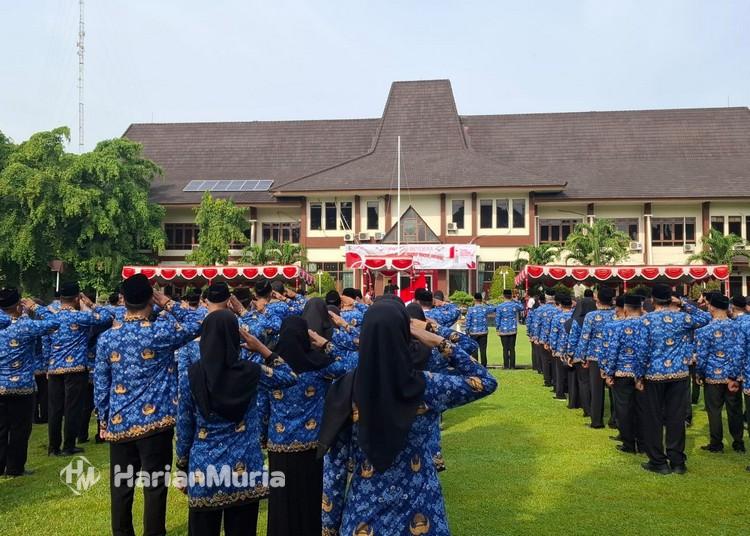 Pemkab Demak Terapkan WFA saat Libur Nataru, Pelayanan Publik Tetap Jalan - Harianmuria Pemkab Demak menerapkan Work From Anywhere (WFA) bagi ASN selama libur Natal 2025 dan Tahun Baru 2026 (Nataru).