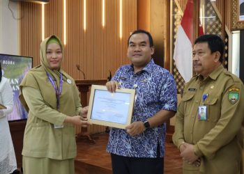 47 sekolah dan madrasah di Kabupaten Blora meraih penghargaan Adiwiyata 2025 dari tingkat kabupaten hingga nasional sebagai bentuk komitmen peduli lingkungan.