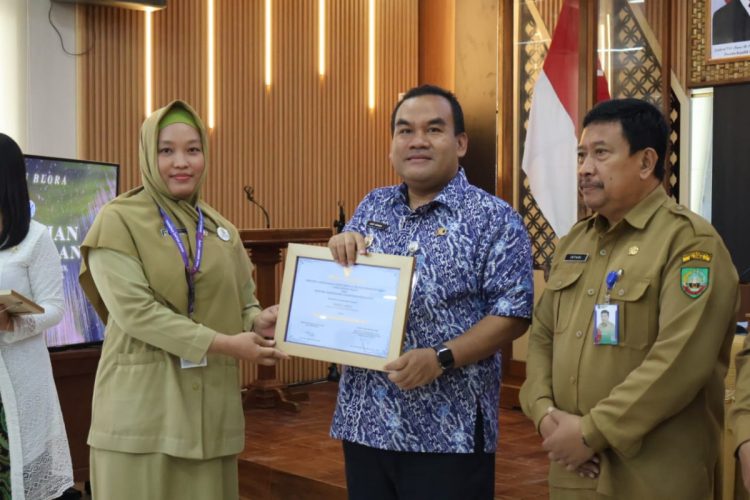 47 sekolah dan madrasah di Kabupaten Blora meraih penghargaan Adiwiyata 2025 dari tingkat kabupaten hingga nasional sebagai bentuk komitmen peduli lingkungan.