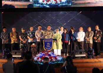 Silaturahmi Natal 2025, Bupati Blora Arief Rohman mengajak umat Kristiani berdoa untuk korban bencana alam di Sumatra serta memperkuat semangat persatuan dan toleransi di Blora.