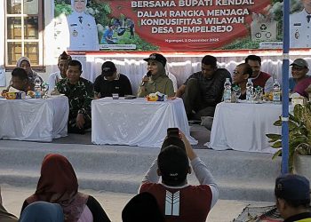 Bupati Kendal, Dyah Kartika Permanasari, meluncurkan kanal 'Curhat Mbak Tika' sehingga warga bisa menyampaikan keluhan, aspirasi, dan ide langsung melalui WhatsApp dan Instagram resmi.