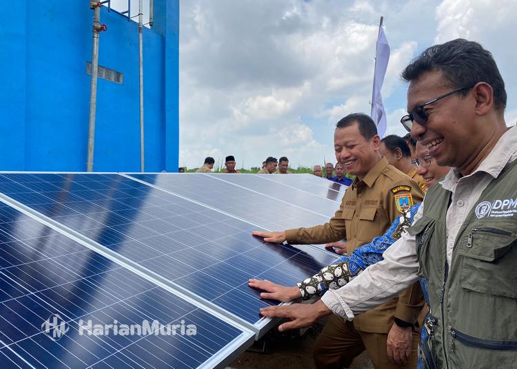 Pertama di Indonesia, Bupati Kudus Resmikan Pamdes Berbasis Energi Surya di Tumpangkrasak - Harianmuria Bupati Kudus Sam’ani Intakoris meresmikan Pamdes berbasis energi surya pertama di Indonesia di Desa Tumpangkrasak.