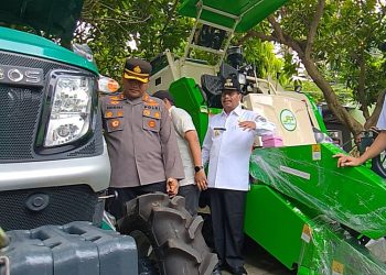 Pemkab Rembang menyalurkan hampir 300 unit alsintan senilai Rp8,9 miliar kepada kelompok tani untuk memperkuat ketahanan pangan dan mendukung musim tanam I tahun 2025.