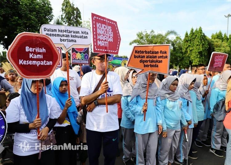 Festival Disabilitas di Kudus Tegaskan Hak Setara untuk Sehat dan Bahagia - Harianmuria Festival Hari Disabilitas Internasional 2025 di Kudus menegaskan hak setara bagi penyandang disabilitas untuk hidup sehat, bahagia, dan meraih masa depan.