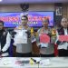 Polres Jepara mengungkap kasus pemalsuan SKCK yang dijual secara online, tiga tersangka wanita terancam 8 tahun penjara.