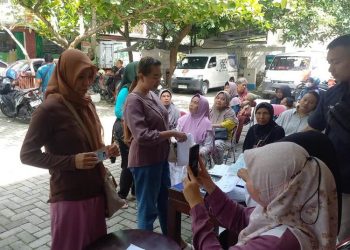 41.120 warga Blora mendapatkan BLTS Kesra sebesar Rp900 ribu per orang, tetapi ribuan penerima masih belum mencairkan bantuan.