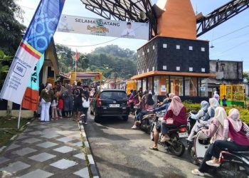 Sambut Tahun Baru 2026, Objek Wisata Linggo Asri Pekalongan menggelar konser amal dan senam bersama untuk membantu korban bencana Sumatra.