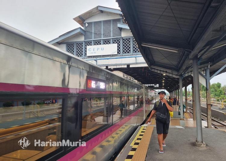 4 Hari Masa Angkutan Nataru, KAI Catat 9.852 Penumpang Kereta di Blora - Harianmuria Selama empat hari masa angkutan Natal 2025 dan Tahun Baru 2026 (Nataru), KAI Daop 4 mencatat 9.852 penumpang kereta api di wilayah Kabupaten Blora.