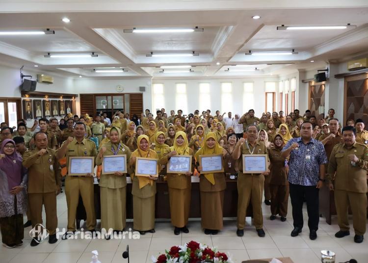 47 sekolah dan madrasah di Kabupaten Blora meraih penghargaan Adiwiyata 2025 dari tingkat kabupaten hingga nasional sebagai bentuk komitmen peduli lingkungan.