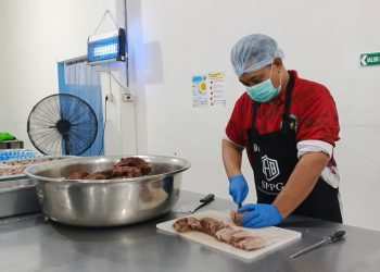 SPPG Ngawen 1 Blora konsisten menyajikan menu daging sapi premium seminggu sekali sejak awal operasional untuk mendukung pemenuhan gizi ribuan siswa.