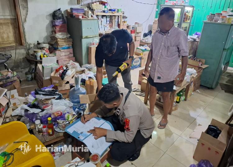 Jelang Nataru, Polsek Sragi Pekalongan Sita Puluhan Botol Miras dari 6 Lokasi - Harianmuria Jelang Natal 2025 dan Tahun Baru 2026 (Nataru), Polsek Sragi Pekalongan menggelar razia miras dan menyita puluhan botol minuman keras dari sejumlah warung.