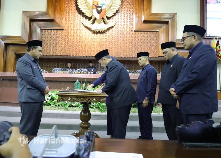 DPRD Jateng bersama Wagub menyetujui Raperda APBD 2026 dengan proyeksi pendapatan Rp23,74 triliun dan belanja Rp24,15 triliun.