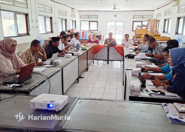 UMK Rembang 2026 Disepakati Rp2.386.305, Naik Lebih dari Rp150 Ribu - Harianmuria UMK Rembang 2026 disepakati sebesar Rp2.386.305 atau naik lebih dari Rp150 ribu.