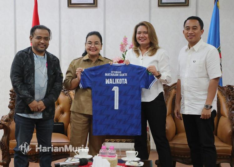 Era Baru PSIS: Pemkot Semarang Siap Jadi Mitra Kembalikan Kejayaan Laskar Mahesa Jenar - Harianmuria Pemkot Semarang menyatakan dukungan penuh kepada manajemen baru PSIS Semarang dan siap menjadi mitra strategis untuk membangkitkan kejayaan Laskar Mahesa Jenar.