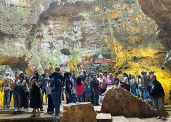 Viral di media sosial, jumlah pengunjung Goa Terawang Blora melonjak hingga lima kali lipat selama libur Natal dan Tahun Baru (Nataru) 2025/2026.
