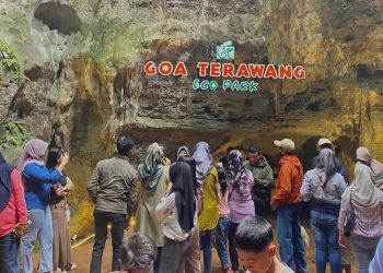 Blora Great Sale 2025 hadir memeriahkan Hari Jadi ke-276 Kabupaten Blora dengan diskon besar di berbagai objek wisata, termasuk tiket gratis Goa Terawang.