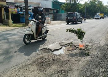 Awas! Jalan Rembang-Blora-Cepu Banyak Berlubang