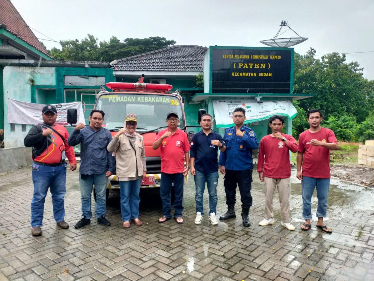 Efektif Beroperasi, Pos Damkar Sedan Tangani Kebakaran di Rembang Timur - Harianmuria Tim Pemadam Kebakaran Kabupaten Rembang meresmikan Pos Damkar di Kecamatan pada Senin, 12 Januari 2026. (Vicky Rio/Harianmuria.com)