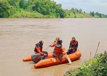 Lansia di Blora Diduga Jatuh ke Sungai Bengawan Solo - Harianmuria Lansia di Blora Diduga Jatuh ke Sungai Bengawan Solo