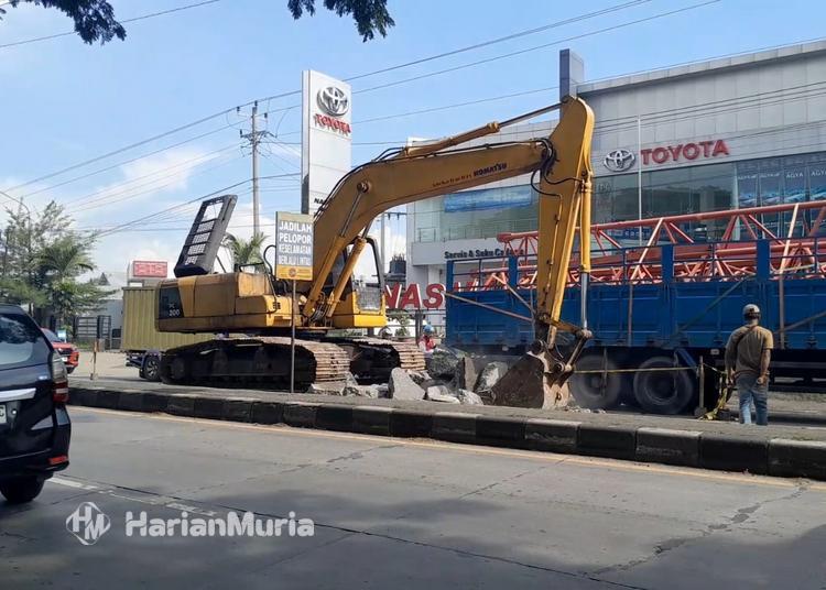 Proyek perbaikan Jalur Pantura Demak dimulai, polisi siapkan jalur alternatif dan contraflow untuk mengantisipasi kemacetan.