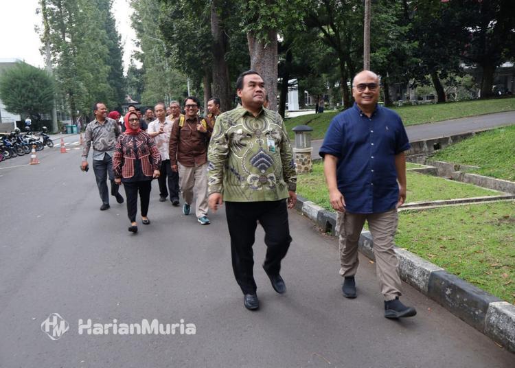 Pemkab Blora Gandeng ITB, Garap Teknologi Karbon hingga Bawa Barongan ke Level Dunia - Harianmuria Pemkab Blora menggandeng ITB untuk mengembangkan teknologi karbon CCUS sekaligus mendorong kesenian Barongan Blora agar dikenal hingga tingkat internasional.