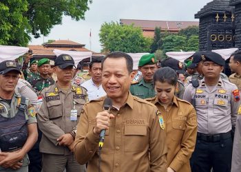 Bupati Kudus Sam’ani Intakoris meminta maaf atas polemik penampilan dancesport di Pendapa Kabupaten Kudus saat KONI Awards, dan telah menegur Ketua KONI.