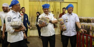 Kisah inspiratif dua anak transmigran asal Jateng yang sukses menjadi Bupati Pringsewu dan Wakil Gubernur Lampung periode 2025–2030.