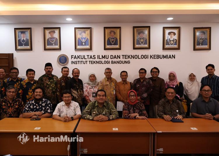 Pemkab Blora Gandeng ITB, Garap Teknologi Karbon hingga Bawa Barongan ke Level Dunia - Harianmuria Pemkab Blora menggandeng ITB untuk mengembangkan teknologi karbon CCUS sekaligus mendorong kesenian Barongan Blora agar dikenal hingga tingkat internasional.
