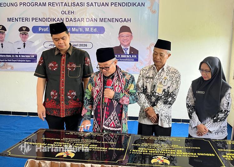 103 Sekolah di Jepara Tuntas Direvitalisasi, Anggaran Capai Rp67,9 Miliar - Harianmuria Program revitalisasi 103 sekolah di Jepara tuntas 100 persen dengan anggaran Rp67,9 miliar.