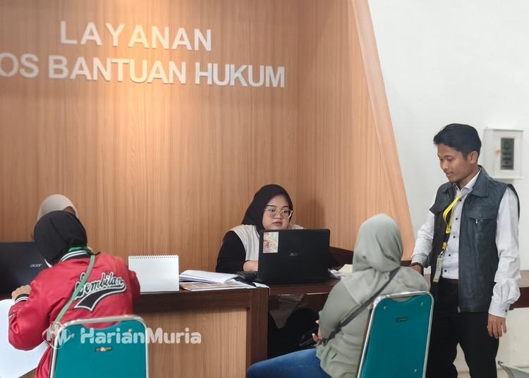 Hasil Sinergi Lintas Lembaga, Permohonan Dispensasi Nikah di Rembang Susut 60 Kasus - Harianmuria Permohonan dispensasi nikah di Kabupaten Rembang turun 60 kasus setelah pengetatan syarat dan sinergi lintas lembaga melalui pembinaan dan pendampingan.