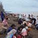 Pantai Wonokerto di Pekalongan ramai dikunjungi 11.000 wisatawan saat libur Tahun Baru 2026.