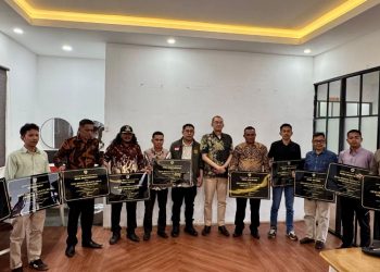 KP2MI Serahkan Plakat Desa Migran Emas, Perkuat Perlindungan PMI