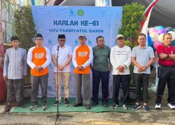 DPRD Pati Puji Prestasi MTs Tarbiyatul Banin Raih Piagam Adiwiyata dari DLH