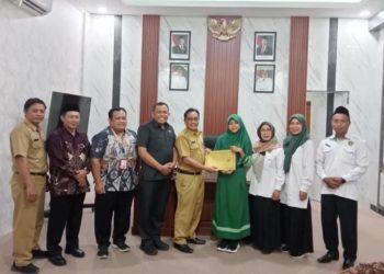 DPRD Pati Kastomo Apresiasi Siswi MI Taris Winong Masuk Final TIMO