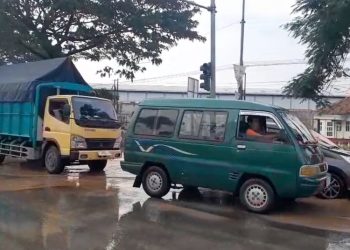 Hati-Hati di Jalan Pati-Juwana, Sempat Macet dan Terdapat Lumpur
