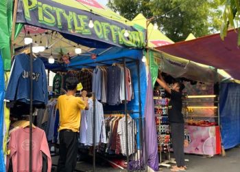 Pedagang Dandangan Kudus Keluhkan Tenda Bocor hingga Listrik Mati - Harianmuria Pedagang Dandangan Kudus Keluhkan Tenda Bocor hingga Listrik Mati