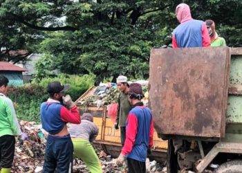 Pedagang Keluhkan Penumpukan Sampah di Area Relokasi Pasar Induk Rembang