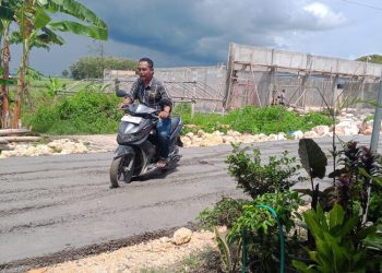Oknum Warga Terobos Jalan Cor Basah di Blora Bantah Sengaja Rusak Proyek: Itu Jalan Umum