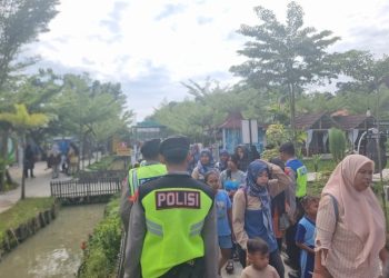 Libur Lebaran, Polisi Tingkatkan Pengamanan Pusat Perbelanjaan dan Wisata di Blora - Harianmuria Libur Lebaran, Polisi Tingkatkan Pengamanan Pusat Perbelanjaan dan Wisata di Blora
